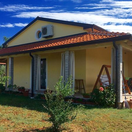 Holiday House Emc Umag Eksteriør bilde